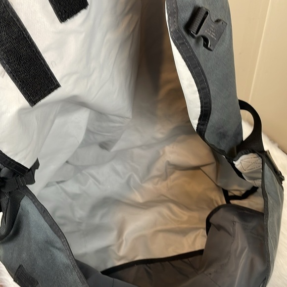 Timbuk 2 Large Pink and Gray Messenger Bag - Picture 12 of 12